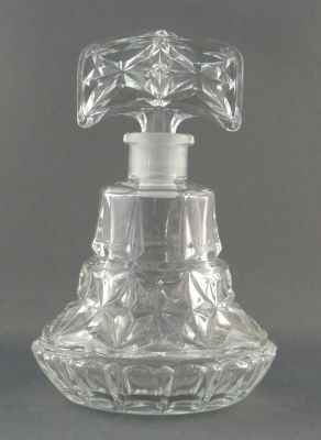 Libochovice 1955A perfume bottle
Base marked Czechoslovakia. Mould blown body.
Keywords: bottle;bathbed;sold;czech