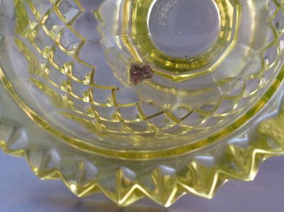 Lidded sugar bowl
Large "seed" with consequent crack
Keywords: british;pressed;table