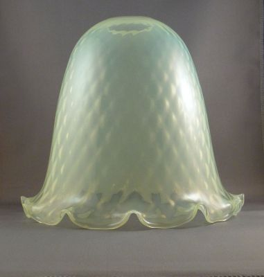 Lampshade diamond optic opalescent uranium 
Unknown. Huge!
Keywords: blown;light