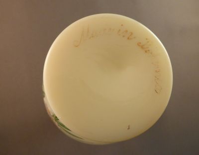 Bohemian enamelled vase, custard glass
Gilt mark
Keywords: czech;blown;enamelgilt;vase;mark;sold