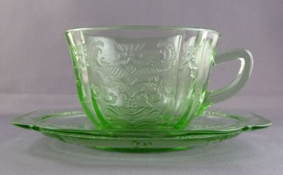 Federal Glass Madrid cup and saucer, green uranium
1932-1939
Keywords: american;pressed;table;sold