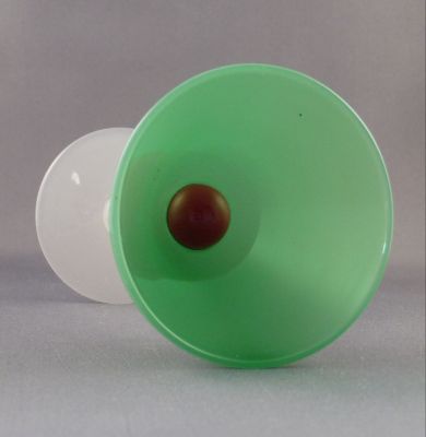 Manhattan cocktail glass
Built-in cherry
Keywords: barware;british