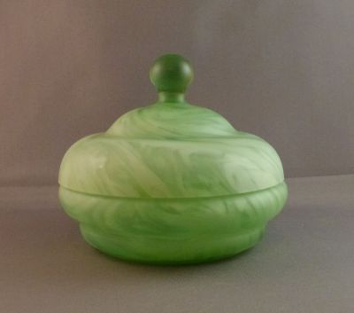 Green and white marbled powder bowl
Czech?
Keywords: bathbed;blown;czech