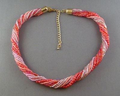 Coral and pink plain and aurora borealis twist 
Very modern
Keywords: Sold