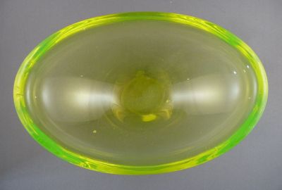 Oval Murano bowl
Polished base
Keywords: blown;murano