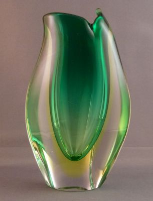 Green and uranium Murano sommerso "bud" vase
Back view
Keywords: blown;murano;vase