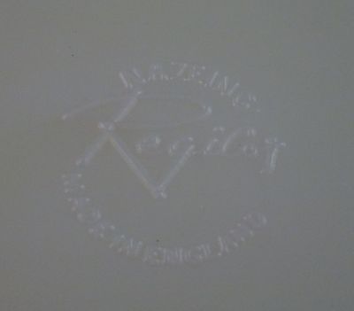 Nazeing Pony uranium custard ashtray
Marked Regicor, Made in England

Keywords: pressed;british;mark