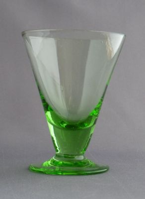 Green cocktail glass
Czech?
Keywords: sold;barware;czech