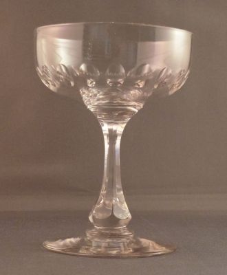 Champagne coupe, olive cut B
Cut inverted baluster stem. Lead crystal
Keywords: cut;sold;barware