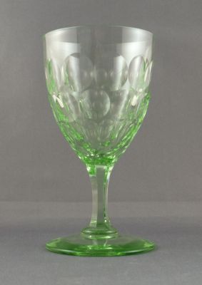 Window-cut wine glass
Two round rows, one olive row, cut stem, polished pontil mark, fire-polished rim, lead crystal
Keywords: blown;barware;cut