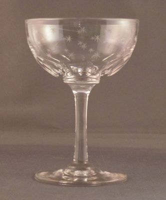 Champagne coupe, star cut with olive cuts
Lead crystal
Keywords: cut;sold;barware
