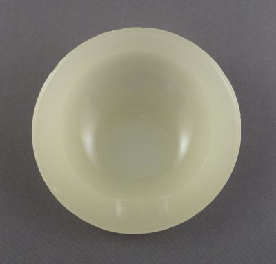 V. Nason Murano uranium alabaster ashtray
Italian. Likely sold at Marks and Spencer
Keywords: pressed;ash;murano