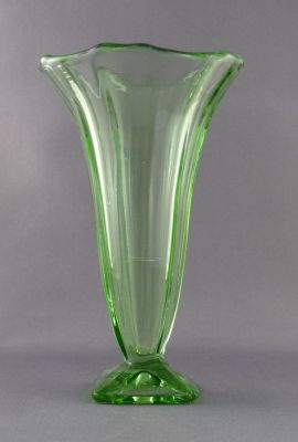 Cold painted centrepiece
Vase. Sets also seen frosted and unpainted
Keywords: czech;pressed;centrepiece;vase