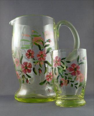 Austrian? cold painted jug and tumbler set
Optic ribbing, mould blown
Keywords: barware;blown;enamelgilt