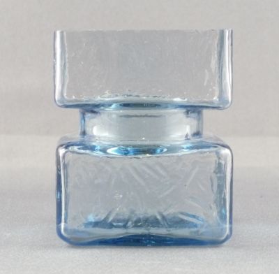 Riihimäen Lasi Pala mini vase/candle holder, pale blue
Helena Tynell. Finland. Different design on each side
Keywords: vase;candle;sold;scandi