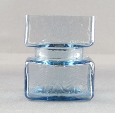 Riihimäen Lasi Pala mini vase/candle holder, pale blue
Helena Tynell. Finland. Different design on each side
Keywords: vase;candle;sold;scandi