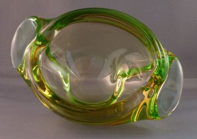 Skrdlovice Czech peach and green uranium ashtray
Keywords: ash;blown;czech