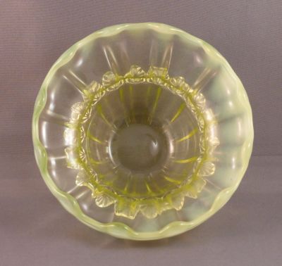 Stuart? opal preserve dish
12 ribs
Keywords: british;blown;table