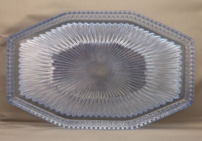 Bagley Pendant dressing table tray
742 12.5 x 8 in ground base rim
Keywords: bathbed;british;pressed;sold