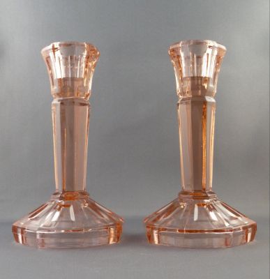 Walther dressing table set 4940-
Candlesticks 6 in.
Keywords: bathbed;candle;sold;german
