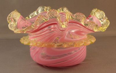 Richardson? pink swirl preserve dish
Keywords: blown;british;table