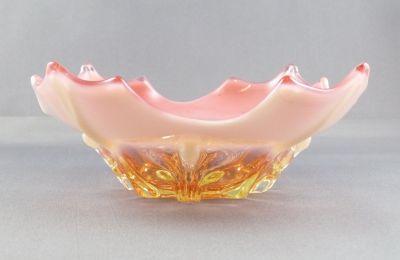 Webb or Richardson? preserve dish
Heat struck pink over, white over uranium
Keywords: blown;british;table