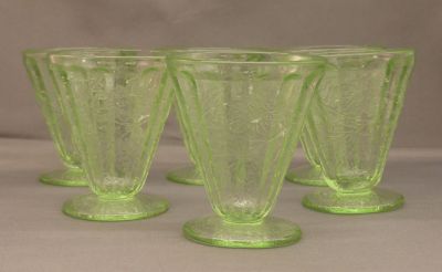 Jeannette Glass Floral footed tumbler
3.5-in, scarce
Keywords: american;barware;pressed;sold