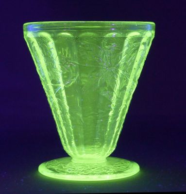 Jeannette Glass Floral footed tumbler
3.5-in, scarce
Keywords: american;barware;pressed;sold