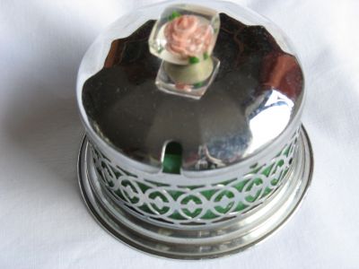 Jade glass preserve jar
Not uranium
Keywords: sold;table
