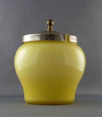 Walsh Walsh? Primrose preserve jar
Replacement lid?
Keywords: blown;british;table