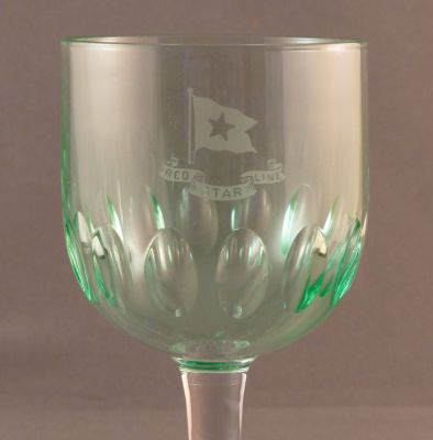 Red Star Line wine glass
Engraved and cut bowl and cut foot
Keywords: blown;cut;barware