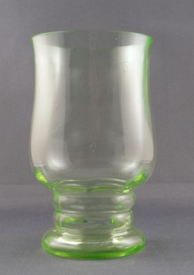 Optic rib tumbler
Ribbed base, ground rim
Keywords: blown;barware