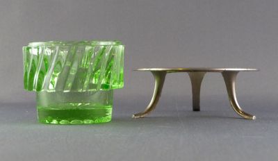 Brockwitz ribbed salt in stand
Chromed aluminium stand
Keywords: pressed;table;german