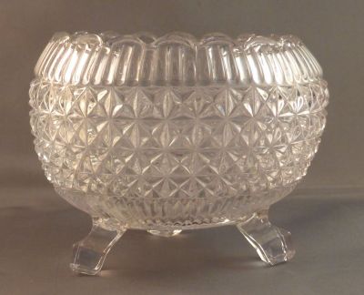 Rose bowl or sugar bowl
Maker unknown. 5 in. diameter; 4 in. tall
Keywords: table;vase;sold
