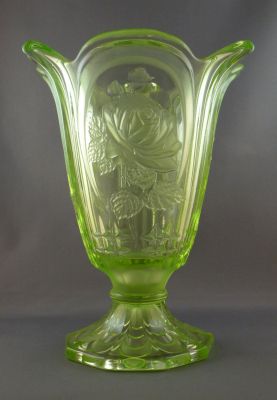 Sowerby Flora vase B
Large. c 1936. Shown in Pottery Gazette and Sowerby Illustrated List 31 and 32. Arched top variant. Rd No. 808160
Keywords: pressed;vase;british