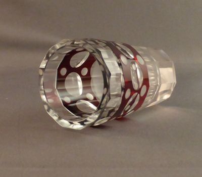 Ruby cut to clear shot glass
ground and polished rim
Keywords: sold;cut;barware