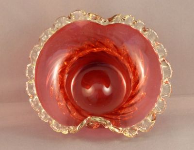 Ruby and uranium preserve dish
Unusual crimp. Optic swirled rib. Polished pontil mark
Keywords: blown;british;table