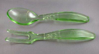 Salad servers
Spoon and fork. Very chunky
Keywords: pressed;table