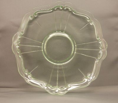 Pale green uranium scroll, large plate
26 cm
Keywords: pressed;table