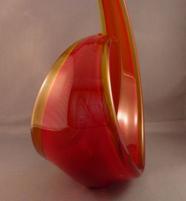 Viartec? red and yellow sculpture
Possibly marketed in the UK by Davidson. 
Keywords: centrepiece;sold