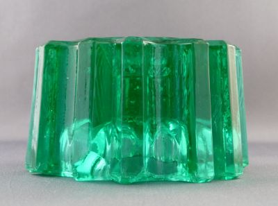 Percival Vickers No3 piano insulator
Large. Castellated form E. Uranium 
Keywords: uranium;british;insulator