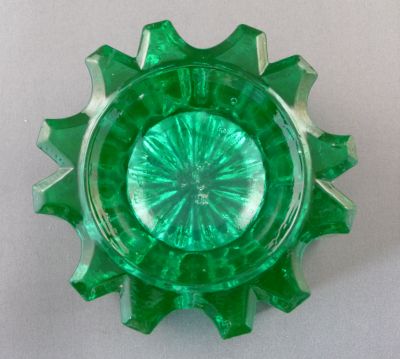 Percival Vickers No3 piano insulator
Large.Castellated form E. Has slight chamfers on tops of columns. Uranium
Keywords: uranium;british;insulator