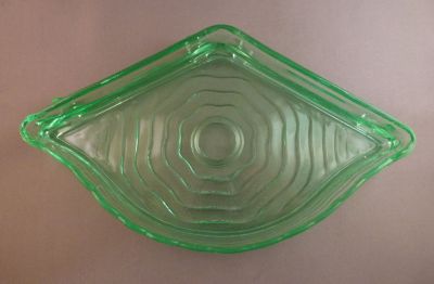 September Morn
Tray
Keywords: centrepiece;czech;vase