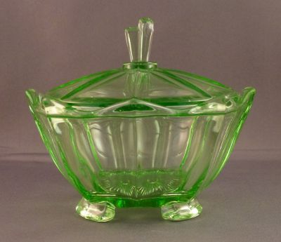 Dressing table set D powder bowl
Inwald?
Keywords: czech;pressed;bathbed