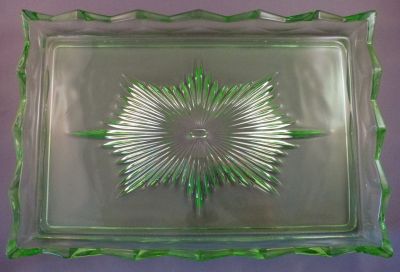 Dressing table set D tray
Inwald? Very shiny ground rim
Keywords: czech;pressed;bathbed