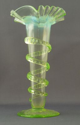 Victorian snake vase
Unknown
Keywords: blown;vase