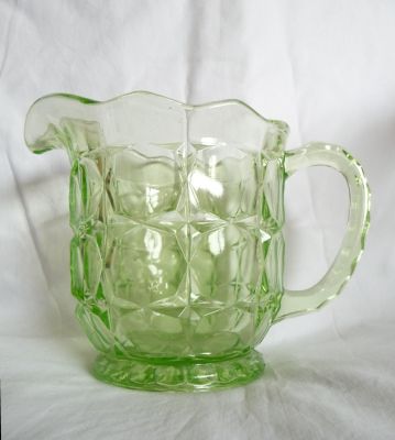 Sowerby 2481 Oxford water jug
Uranium
Keywords: british;pressed;barware