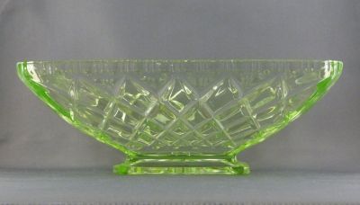 Sowerby L2487 oblong fruit bowl
Keywords: british;pressed;table;dessert