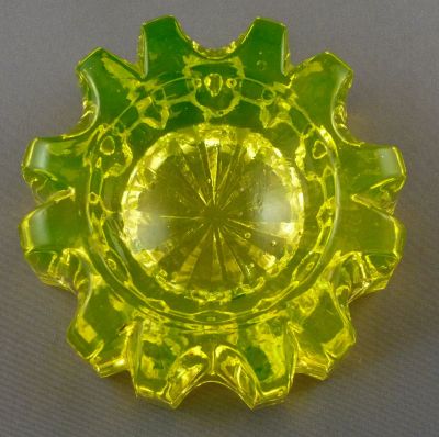 Sowerby 2049 piano insulator
Large. Castellated form E
Keywords: british;uranium;insulator