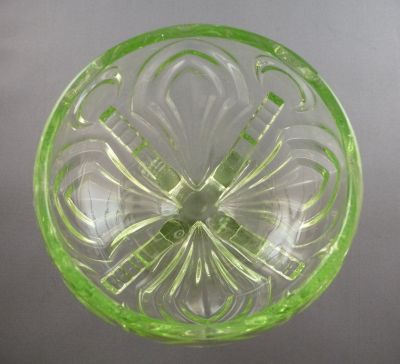 Sowerby 2570 rose bowl  
Bowl
Keywords: british;pressed;vase